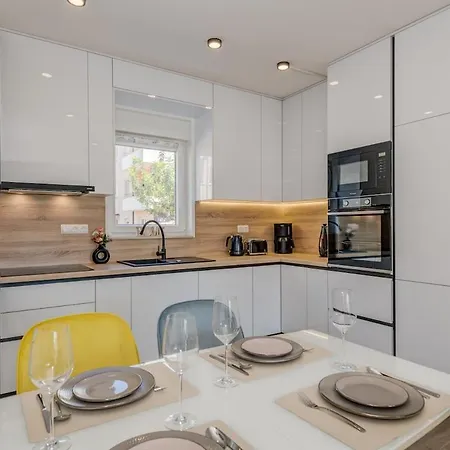 Luxury With Jacuzzi In * 特罗吉尔