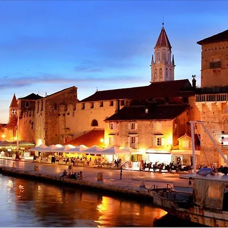 Luxury With Jacuzzi In *