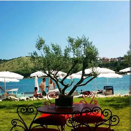 公寓 Luxury With Jacuzzi In 特罗吉尔