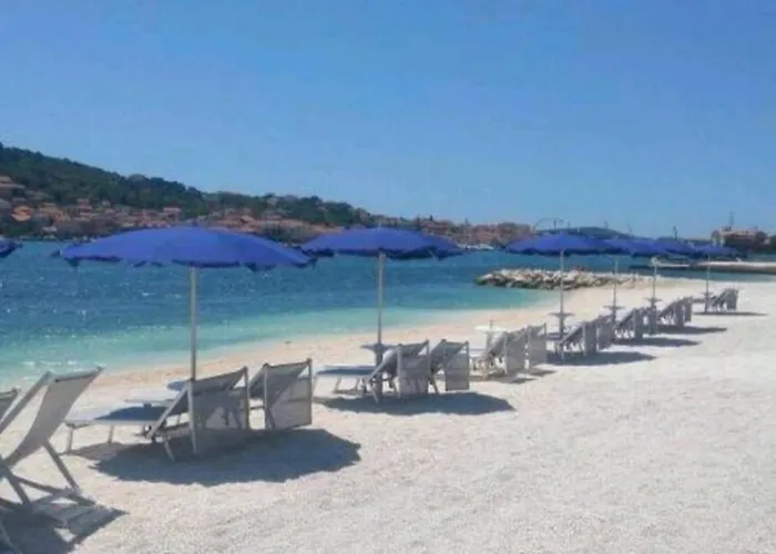 Luxury With Jacuzzi In Apartamento Trogir