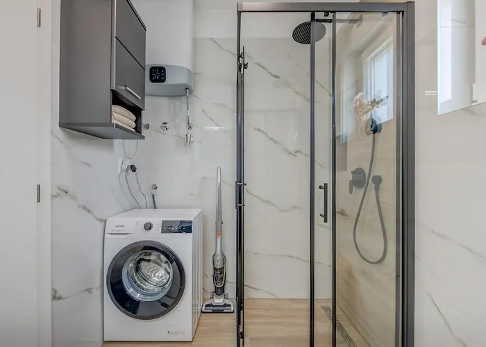 Luxury With Jacuzzi In *