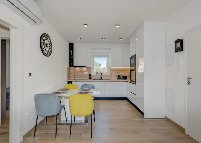 Luxury With Jacuzzi In * Trogir