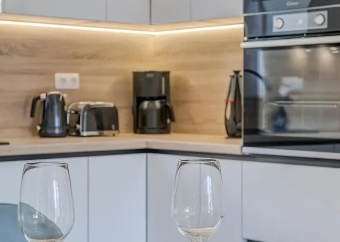 Luxury With Jacuzzi In Apartamento Trogir