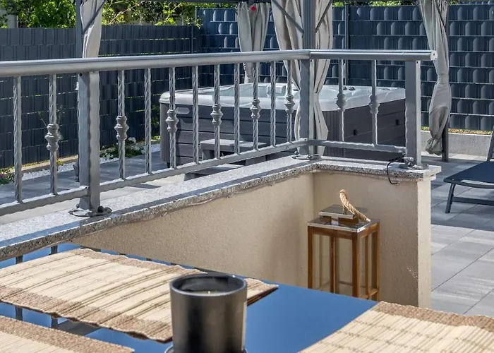 Luxury With Jacuzzi In