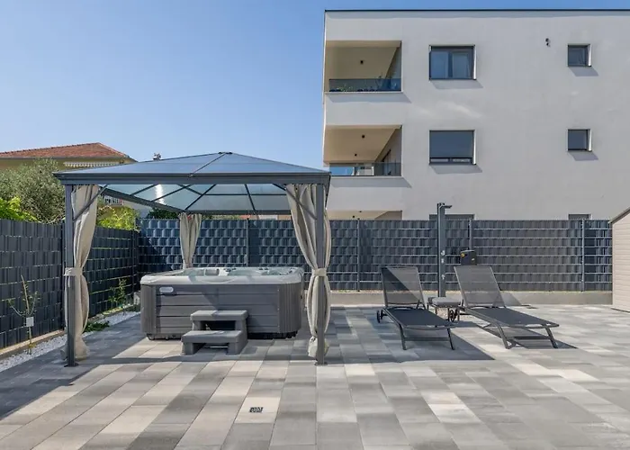 Apartamento Luxury With Jacuzzi In