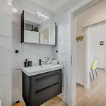Luxury With Jacuzzi In *