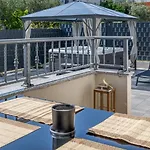 Luxury With Jacuzzi In