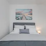 Apartment Luxury With Jacuzzi In *