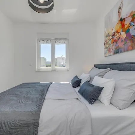 Luxury With Jacuzzi In Διαμέρισμα Τρογκίρ