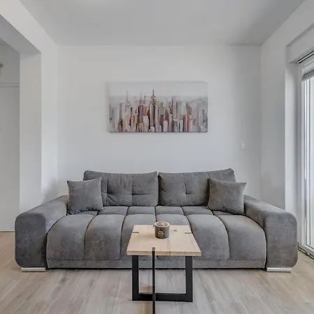 Luxury With Jacuzzi In * Τρογκίρ