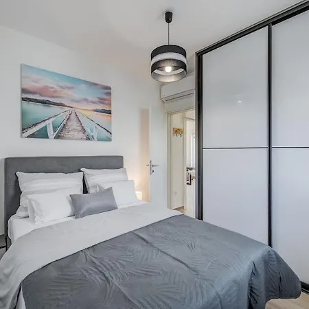 Luxury With Jacuzzi In * Τρογκίρ