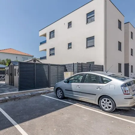 Luxury With Jacuzzi In