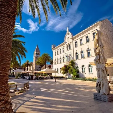 Luxury With Jacuzzi In Διαμέρισμα *