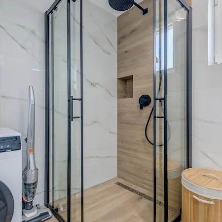 Διαμέρισμα Luxury With Jacuzzi In *