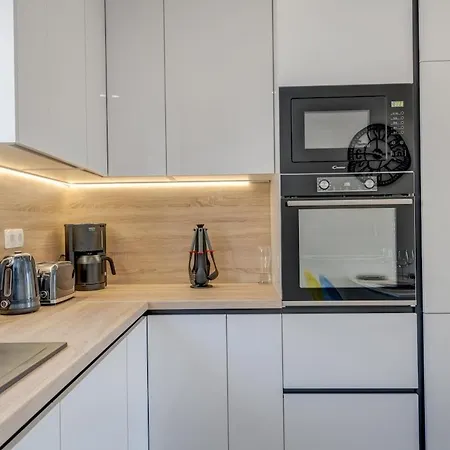 Διαμέρισμα Luxury With Jacuzzi In Τρογκίρ