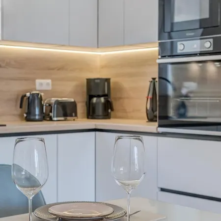 Luxury With Jacuzzi In Διαμέρισμα Τρογκίρ