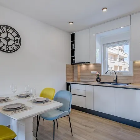 Luxury With Jacuzzi In Τρογκίρ