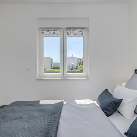 Luxury With Jacuzzi In Διαμέρισμα Τρογκίρ