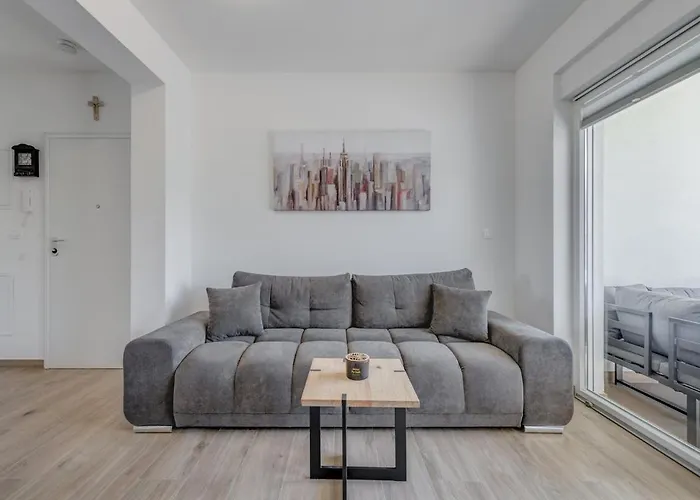 Luxury With Jacuzzi In * 特罗吉尔