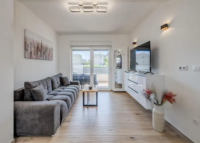 Luxury With Jacuzzi In 公寓 特罗吉尔