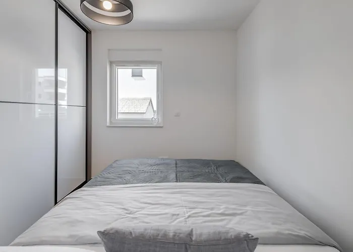 Luxury With Jacuzzi In 特罗吉尔